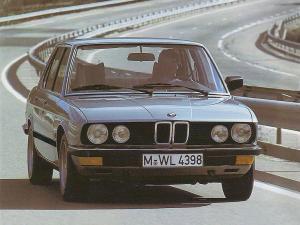 BMW 518 1981 года